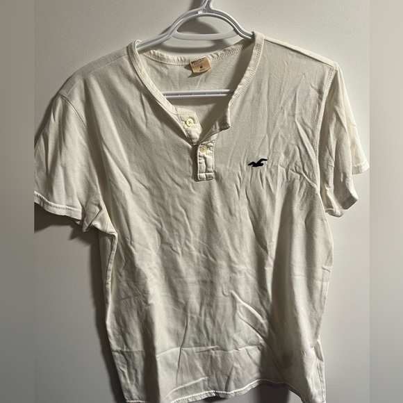 Hollister tshirt - Picture 1 of 3